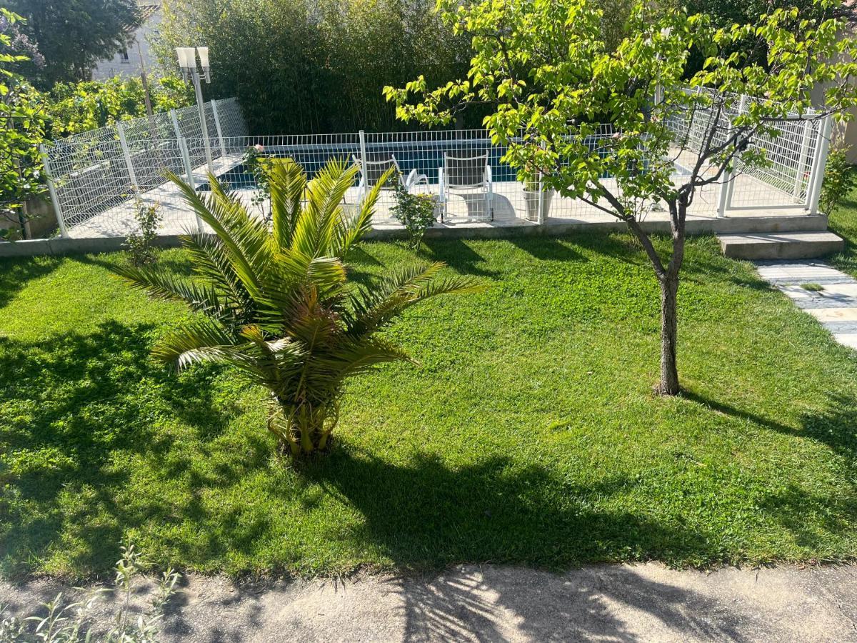 Villa Climatise Avec Piscine Et Jacuzzi Carpentras Eksteriør bilde