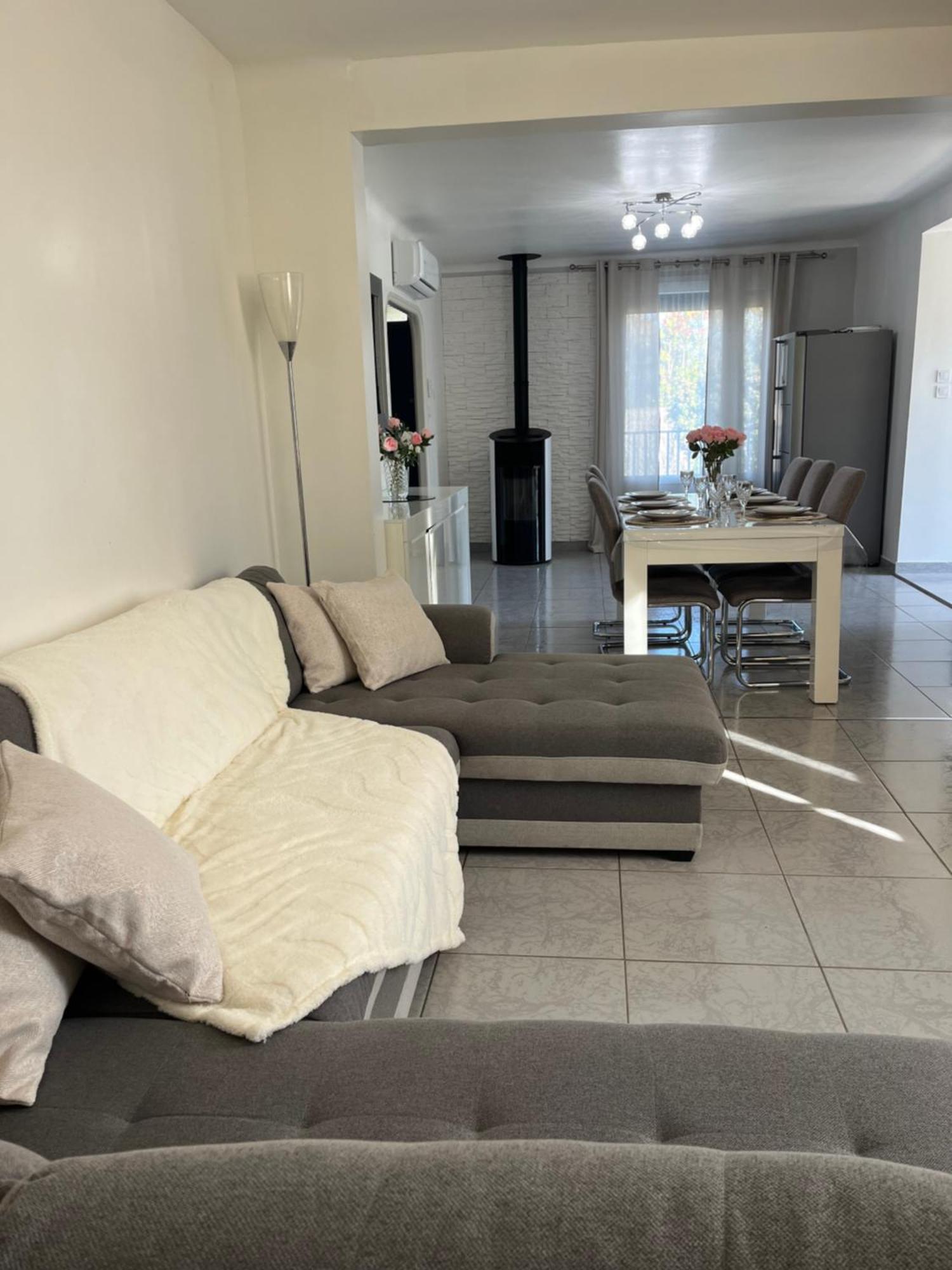 Villa Climatise Avec Piscine Et Jacuzzi Carpentras Eksteriør bilde
