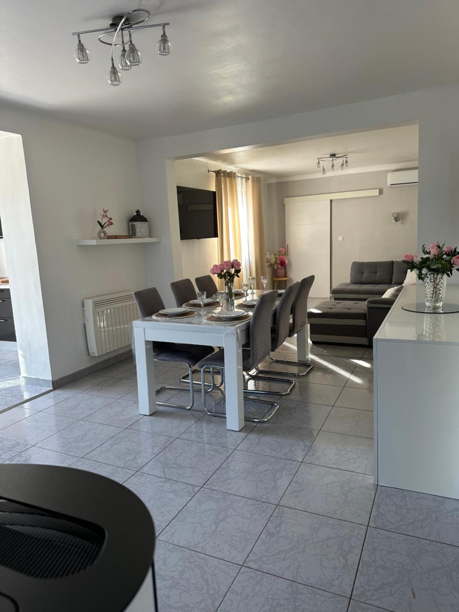 Villa Climatise Avec Piscine Et Jacuzzi Carpentras Eksteriør bilde